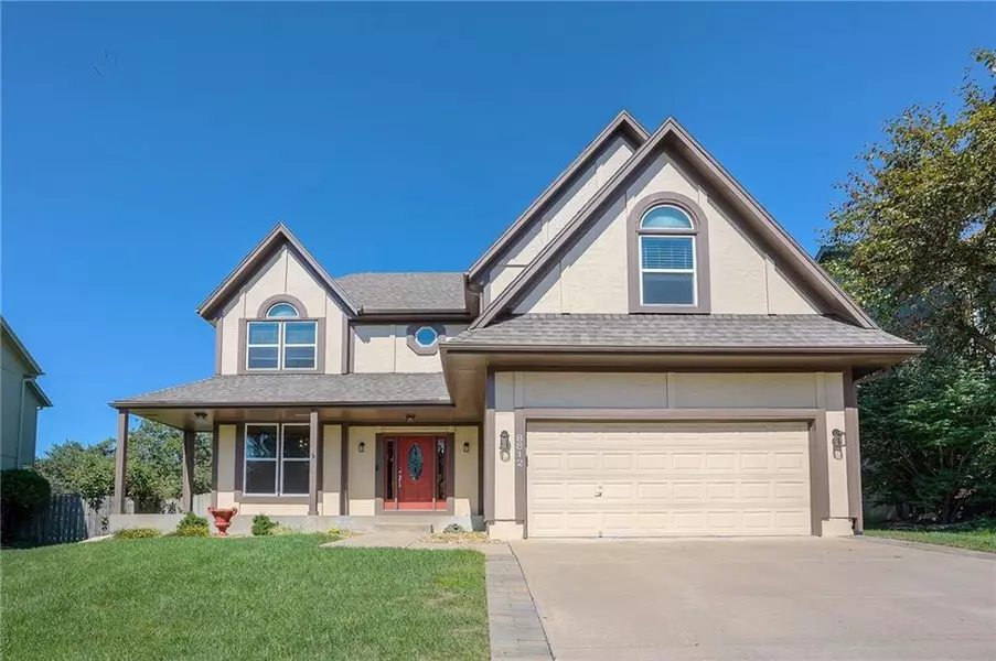 8812 W 124th TER, Overland Park, KS 66213