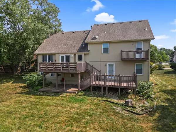 Lee's Summit, MO 64063,600 SE Country LN