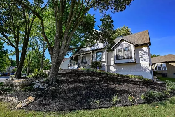 2100 NW 12th ST, Blue Springs, MO 64015