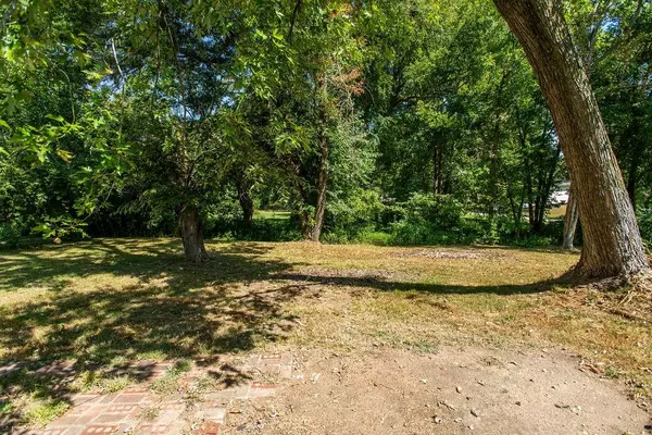 Windsor, MO 65360,120 Willa LN