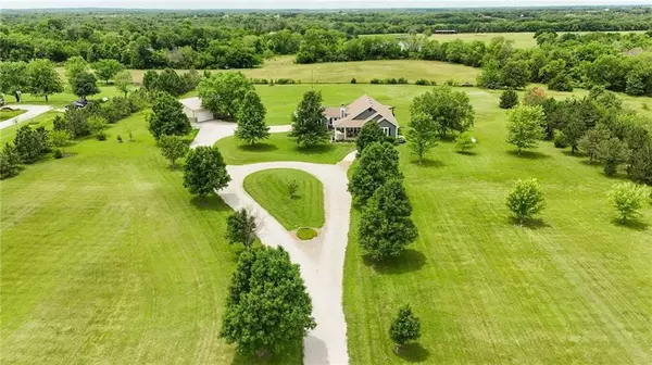 Baldwin City, KS 66006,15 E 1700 RD