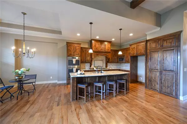 18804 W 99 ST, Lenexa, KS 66220