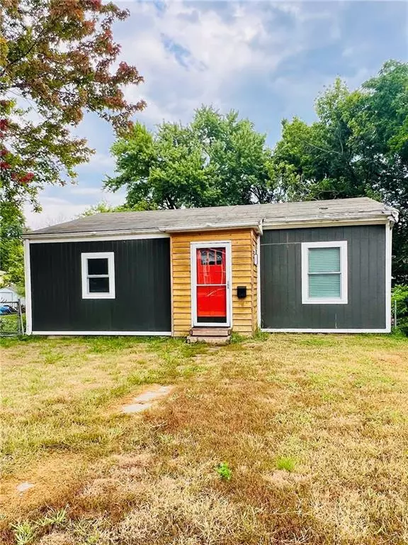 Leavenworth, KS 66048,1004 Randolph ST