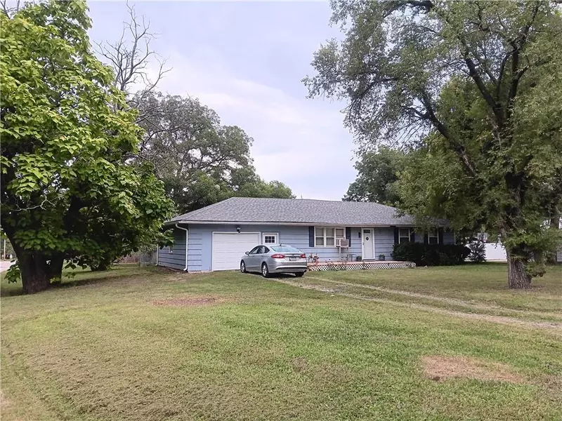 529 N 5th ST, Lacygne, KS 66040