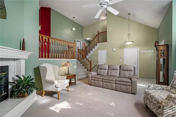 Lee's Summit, MO 64064,4524 Kingston DR