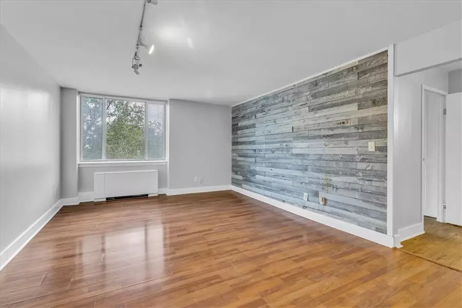 600 E 8th ST #4Q, Kansas City, MO 64106