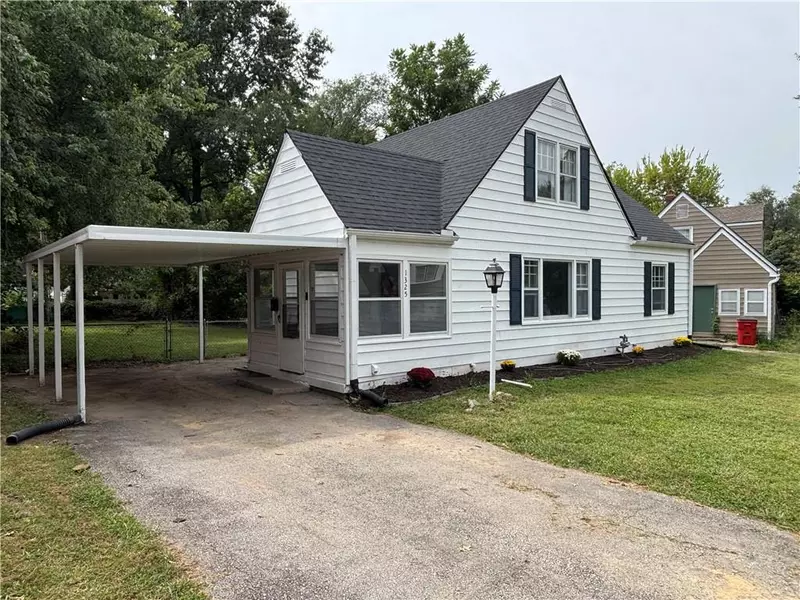 1325 W 29th ST, Independence, MO 64052