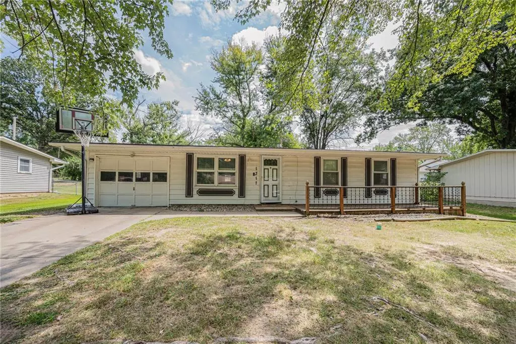 Liberty, MO 64068,1317 Park LN