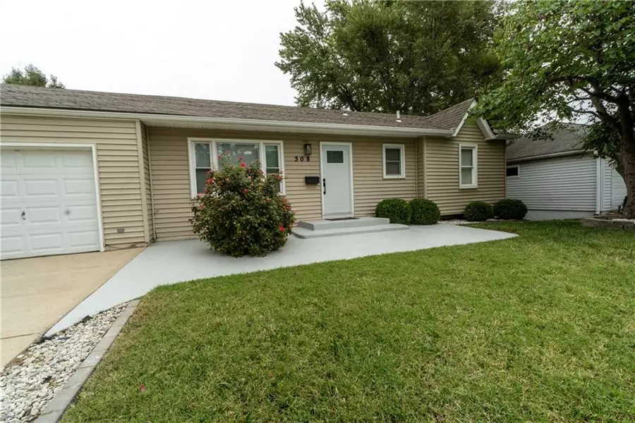 308 S Chester TER, Olathe, KS 66061