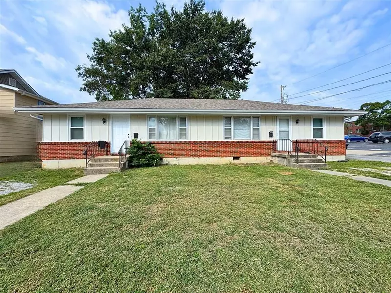 606-608 Cleburn ST, Warrensburg, MO 64093