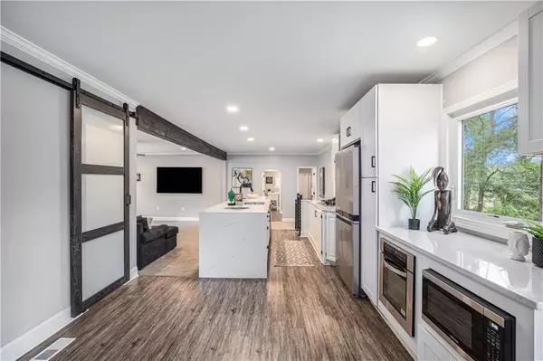 Mission, KS 66202,6025 Nall AVE