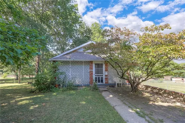 622 S Cedar AVE, Independence, MO 64053