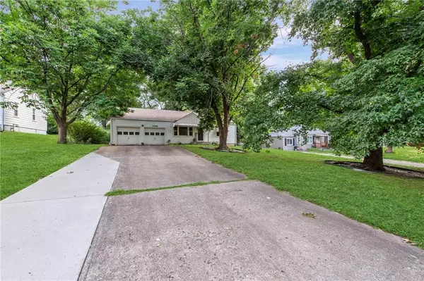 Gladstone, MO 64118,1306 NE 56th TER