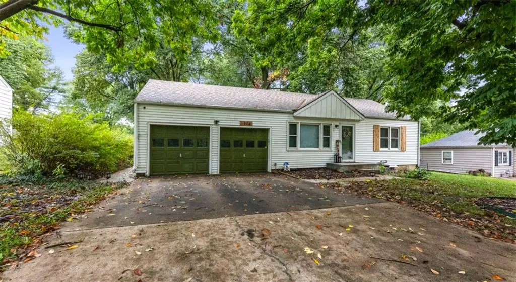 1306 NE 56th TER, Gladstone, MO 64118