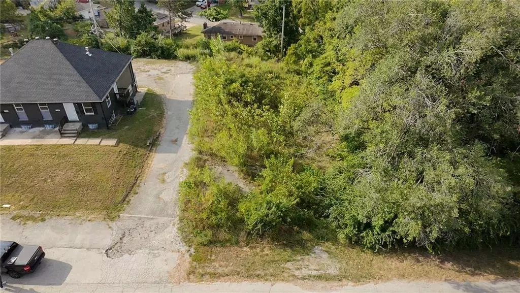 11527 E Lexington AVE, Sugar Creek, MO 64054