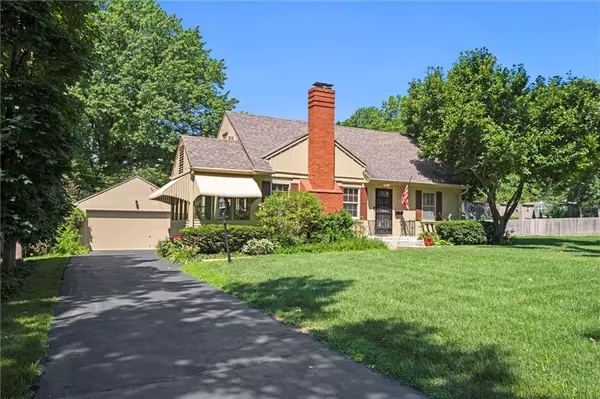 5324 Fairway RD, Fairway, KS 66205