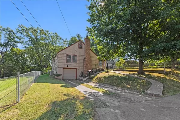 Independence, MO 64053,575 S Overton AVE