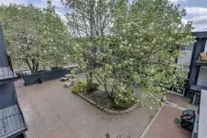 Kansas City, MO 64111,809 W 40th ST #17