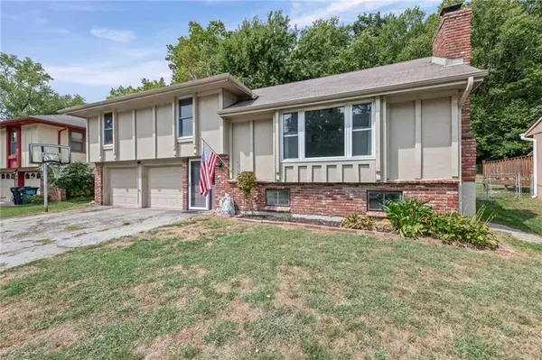 Kansas City, MO 64151,5026 NW Woody Creek LN