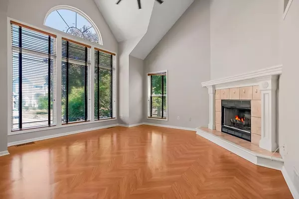 Shawnee, KS 66226,23523 W 54th TER