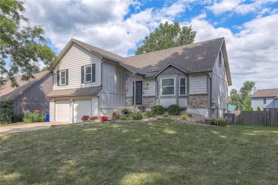 15720 W 146th ST, Olathe, KS 66062