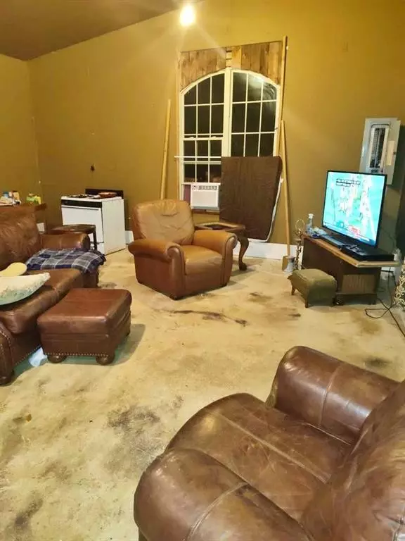 Columbus, KS 66725,318 N Magnolia AVE