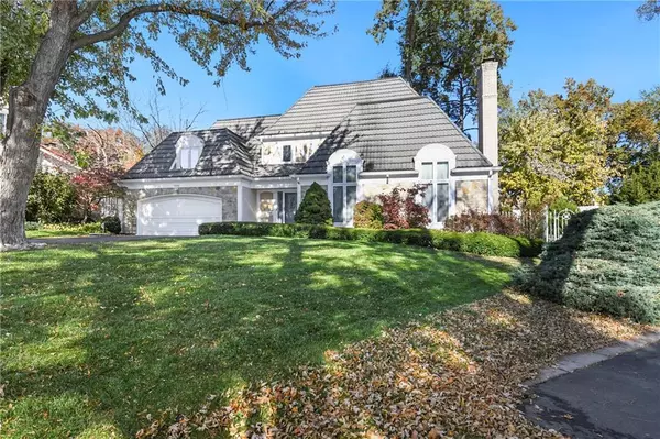 5482 W 85th TER, Prairie Village, KS 66207