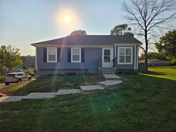 8202 NE Antioch RD, Kansas City, MO 64119