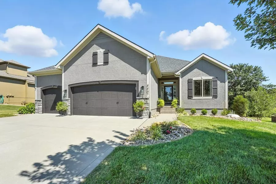 4407 SE Lariat DR, Lee's Summit, MO 64082