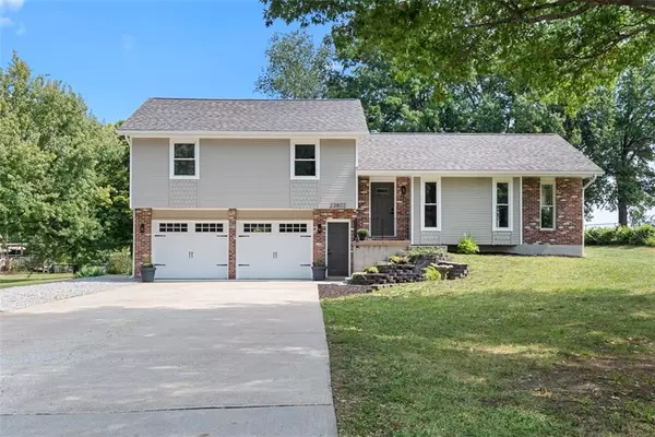 23802 140th ST, Leavenworth, KS 66048