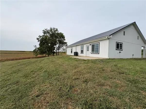 De Kalb, MO 64440,301 West ST