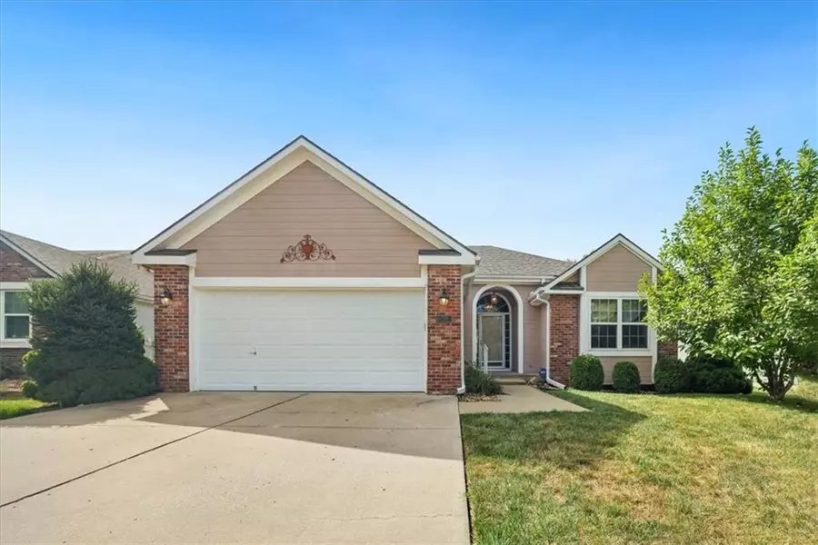 4505 NE 73rd ST, Kansas City, MO 64118