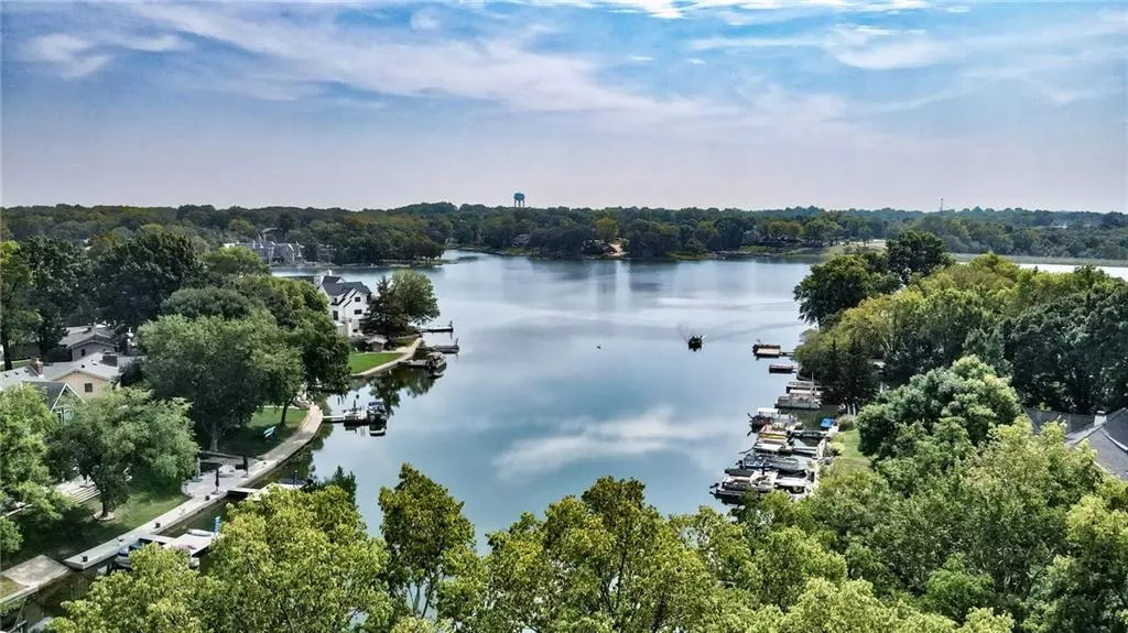 7610 NW Westside DR, Weatherby Lake, MO 64152