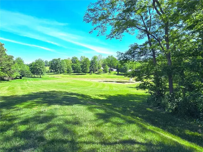 2101 Hillview RD, Liberty, MO 64068