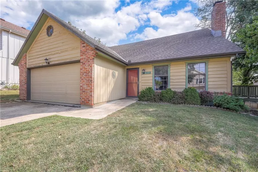 7213 Park ST #W, Shawnee, KS 66216