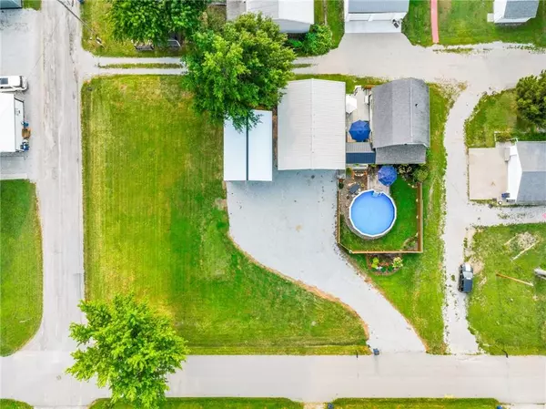 Gallatin, MO 64640,604 S Daviess ST