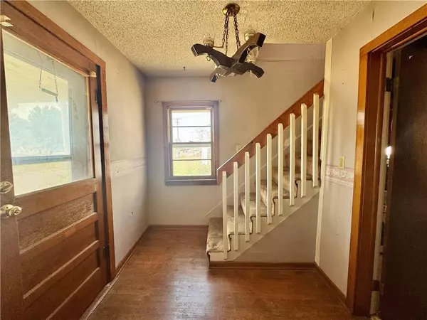 Odessa, MO 64076,111 E Dryden ST