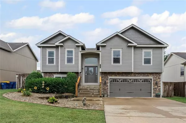 703 E 15th ST, Eudora, KS 66025