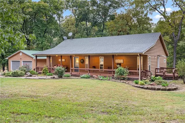 3725 E 320 RD, El Dorado Springs, MO 64744
