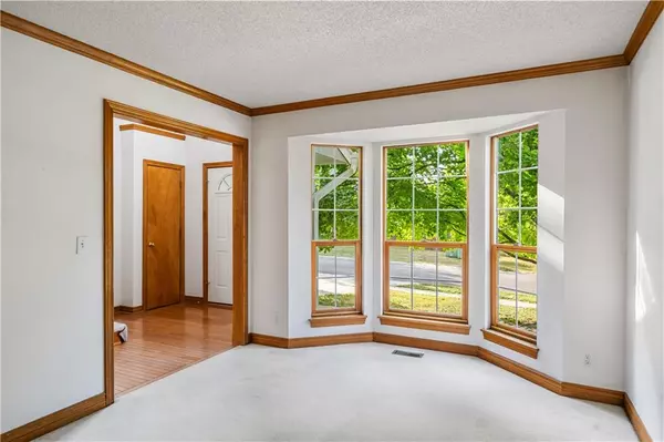 Overland Park, KS 66223,15607 Conser ST