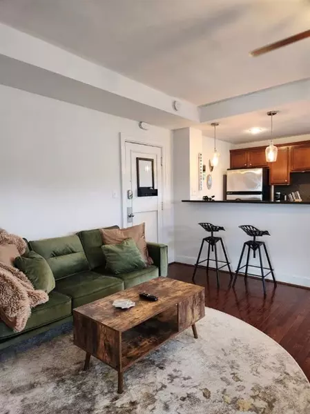 323 Emanuel Cleaver II BLVD #6A, Kansas City, MO 64112