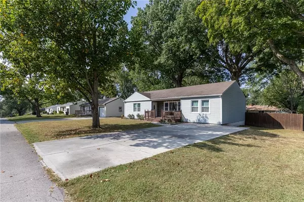 Blue Springs, MO 64015,701 17th ST