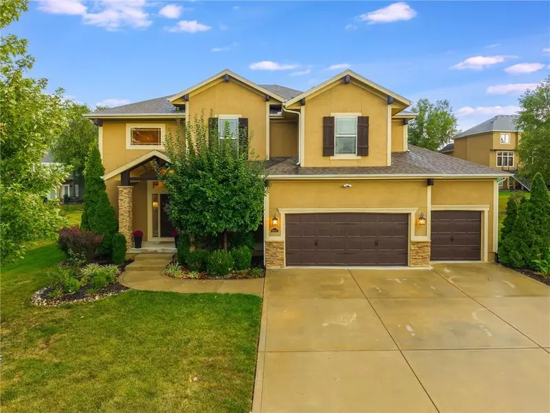 10527 N Euclid AVE, Kansas City, MO 64155