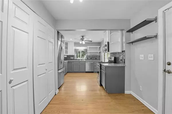 Shawnee, KS 66203,5904 Stearns ST