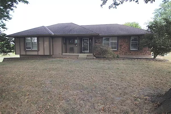 707 N Madison ST, Raymore, MO 64083