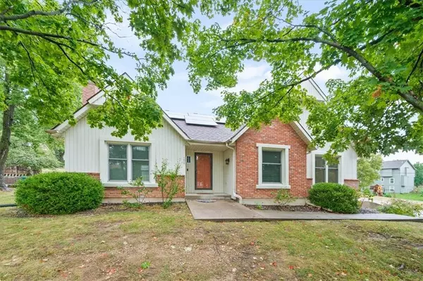 7029 ALBERVAN ST, Shawnee, KS 66216
