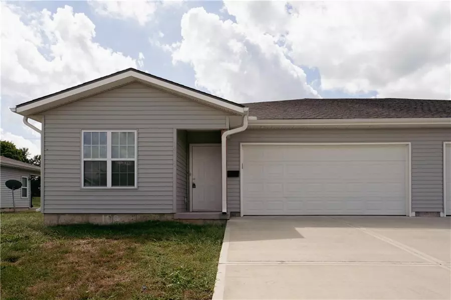 10717 E 46th TER, Kansas City, MO 64133