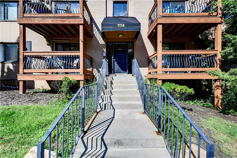1114 W 46TH ST #2, Kansas City, MO 64111