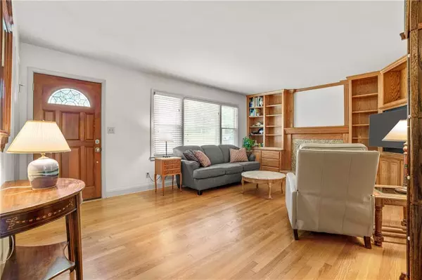 Overland Park, KS 66207,10207 Reeds DR