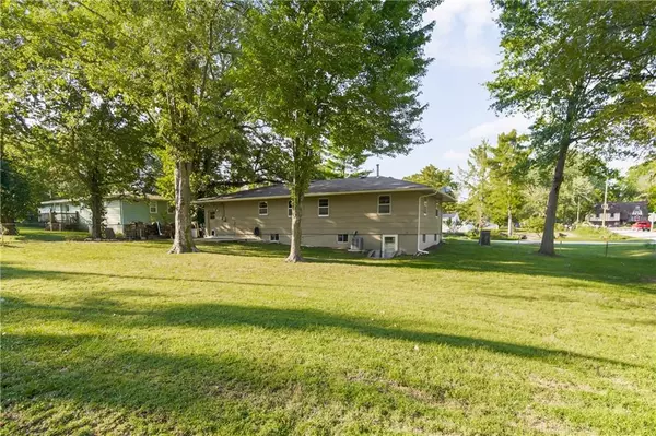 Harrisonville, MO 64701,1105 Edgevale TER